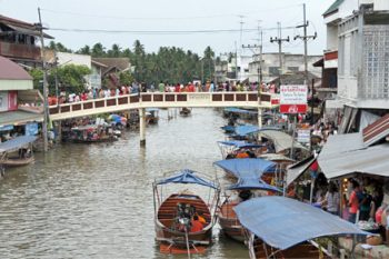 El mercado flotante de Amphawa, ideal para una excursión de un día