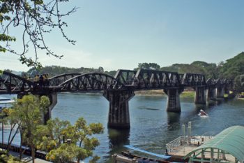 El Puente de Kanchanaburi, su Historia y las Cascadas de Erawan